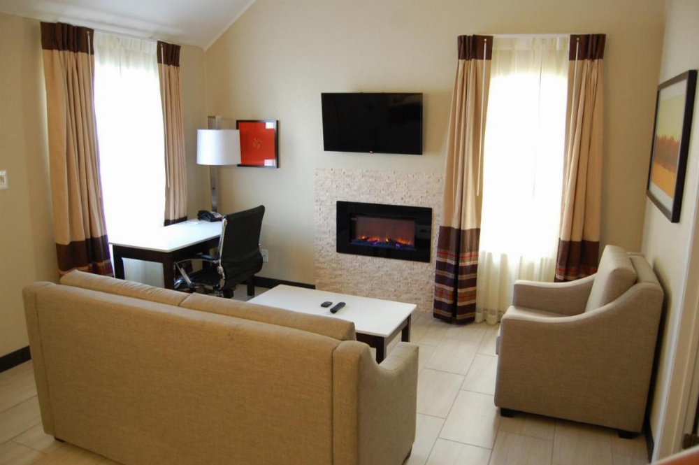 Hawthorn Suites by Wyndham Image 15